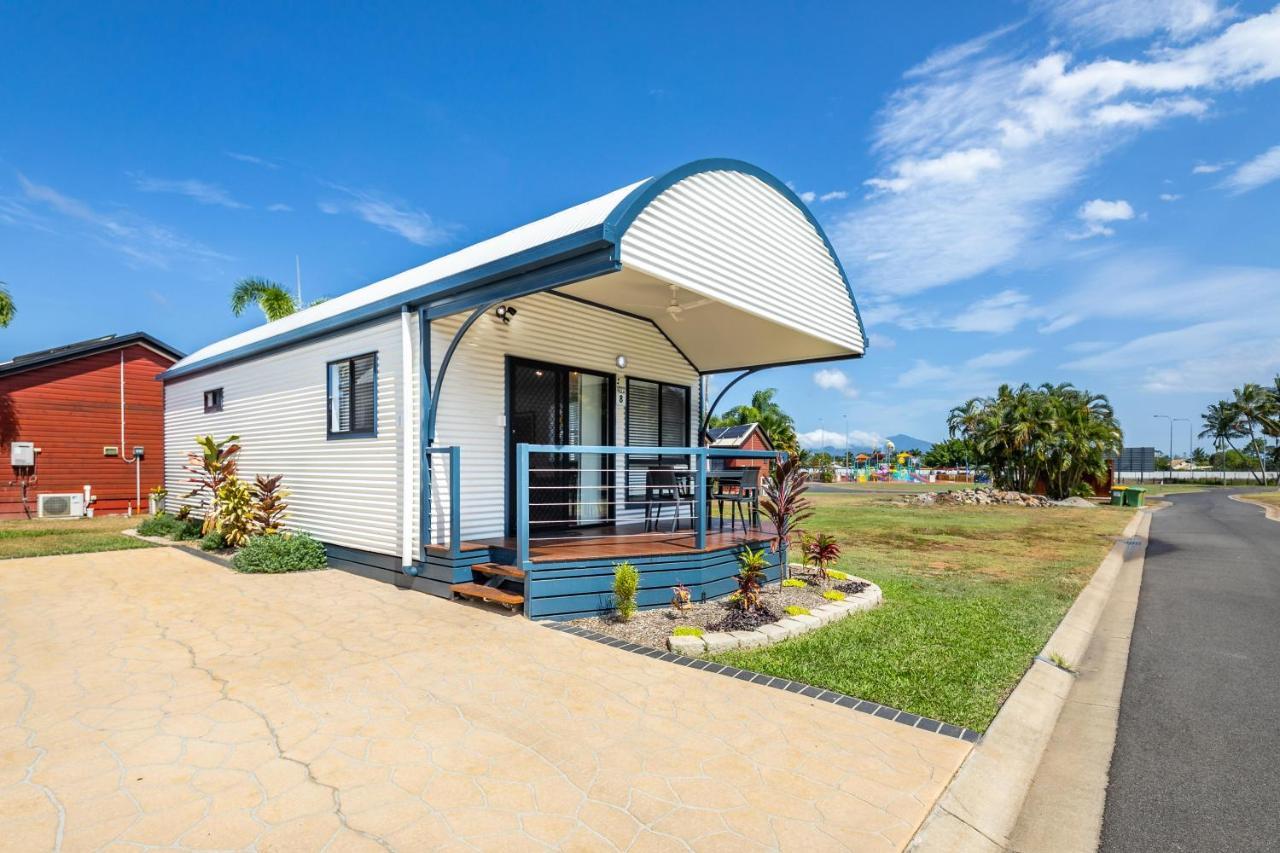 Ingenia Holidays Cairns Coconut Esterno foto A typical park home