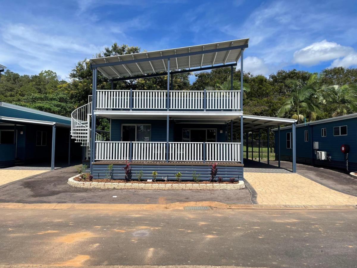Ingenia Holidays Cairns Coconut Esterno foto The new boarding house at the school