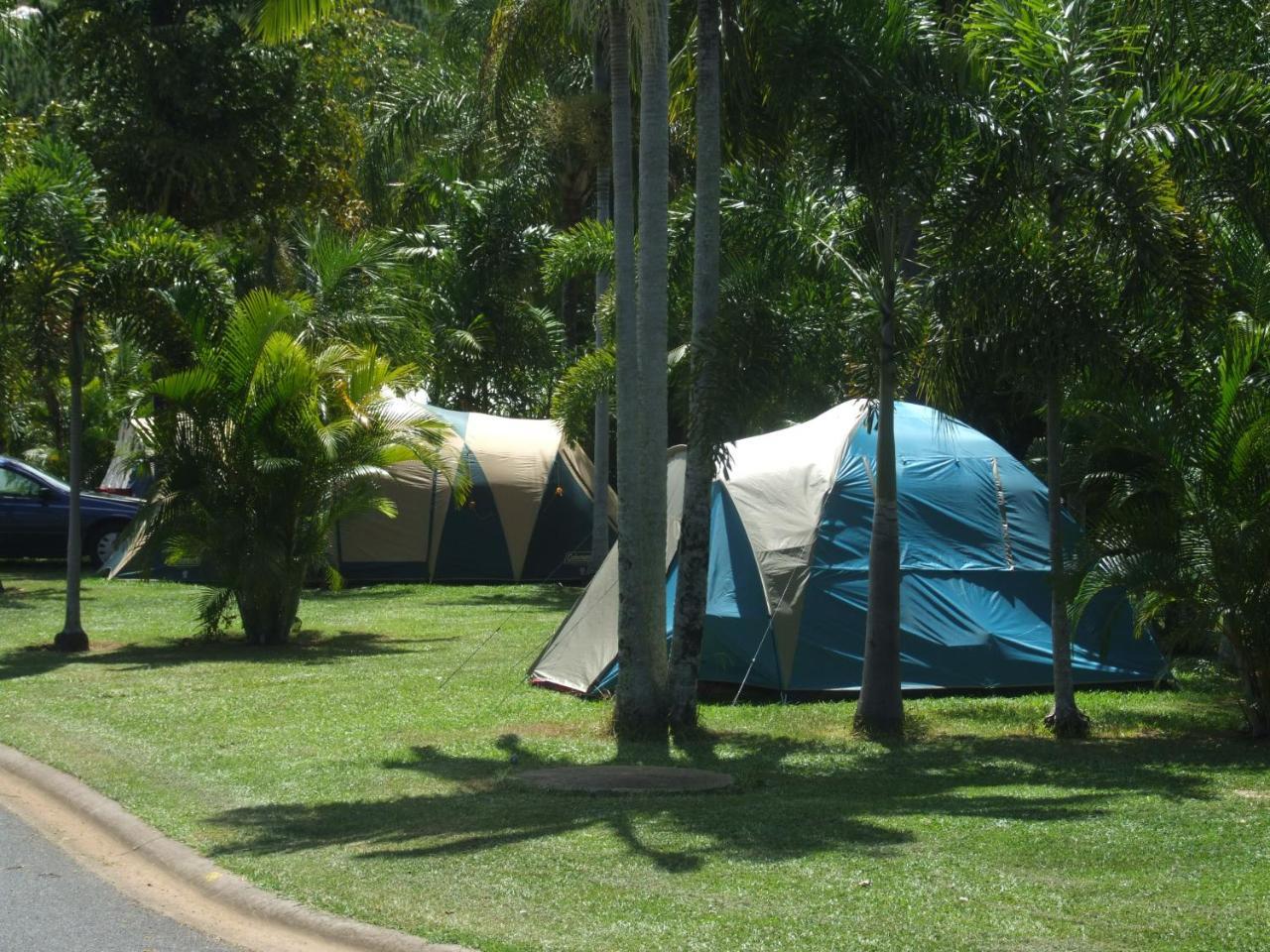Ingenia Holidays Cairns Coconut Esterno foto Camping at the park