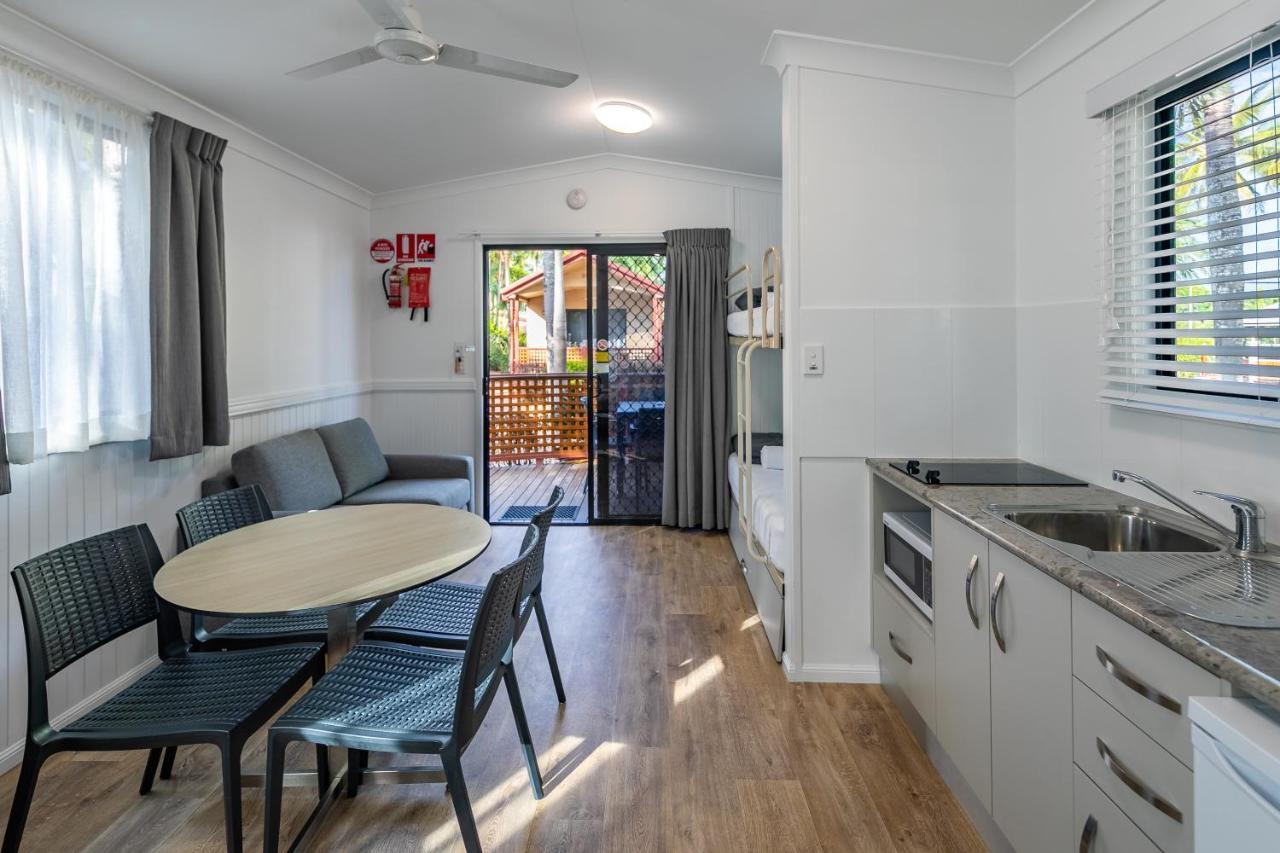 Ingenia Holidays Cairns Coconut Esterno foto A typical interior of a manufactured home