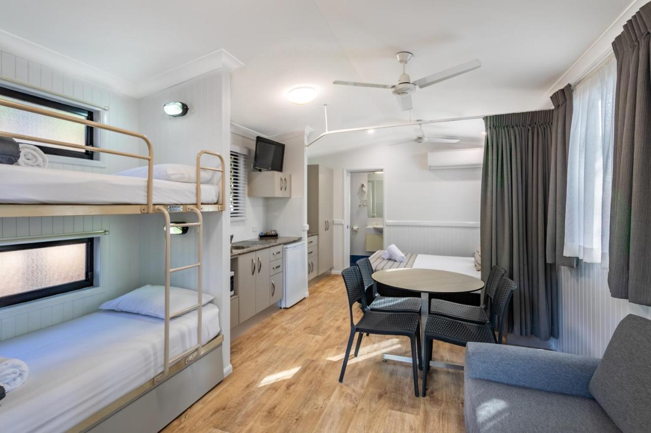 Ingenia Holidays Cairns Coconut Esterno foto A typical interior of a typical static caravan