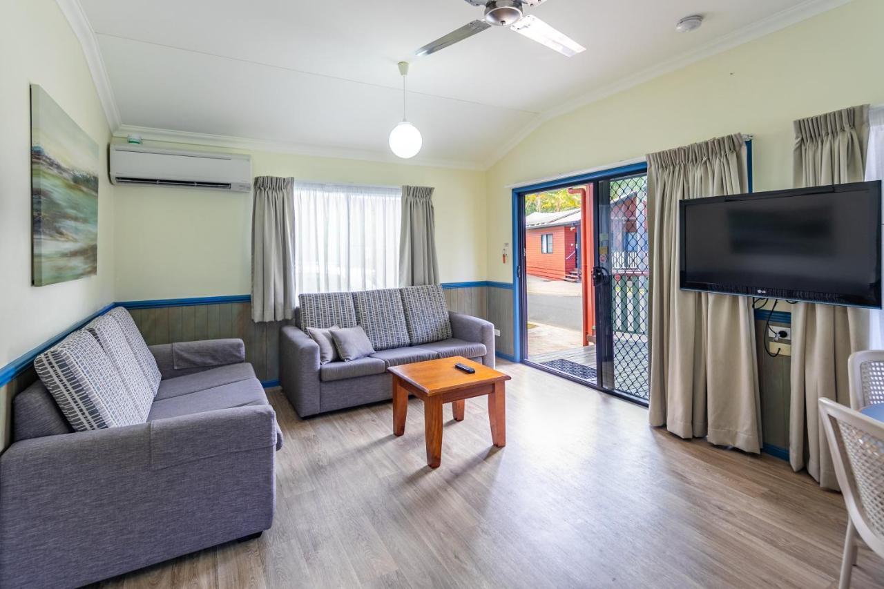 Ingenia Holidays Cairns Coconut Esterno foto Living area of a two-bedroom villa